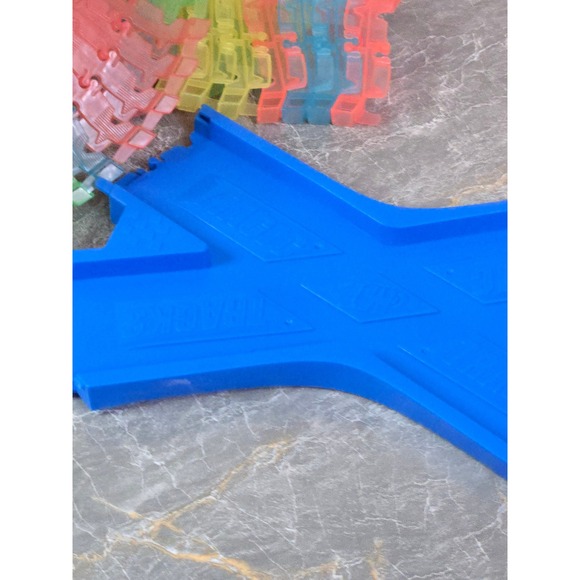 Magic Tracks Glow In The Dark Flexible Race Track Set with LED Car and Y-Track - Picture 3 of 4